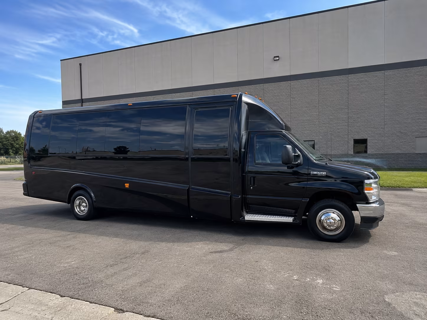 buses for multi stop concert nights and bar crawl pre shows in metro detroit