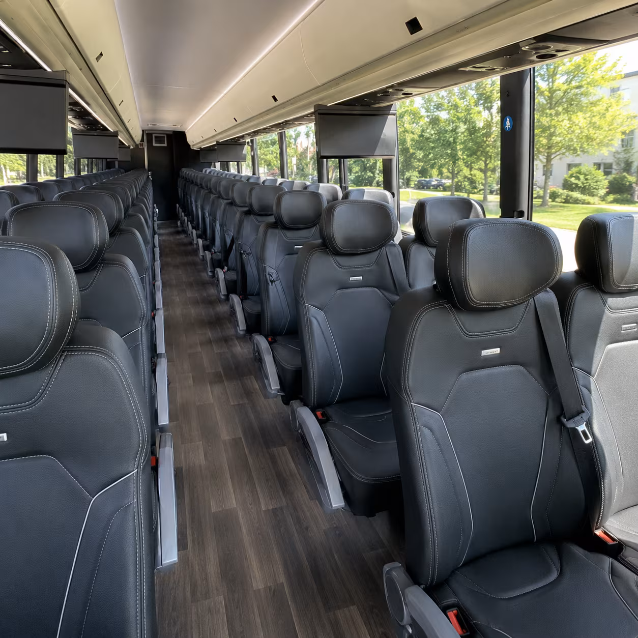 corporate and convention long distance bus service from dearborn heights
