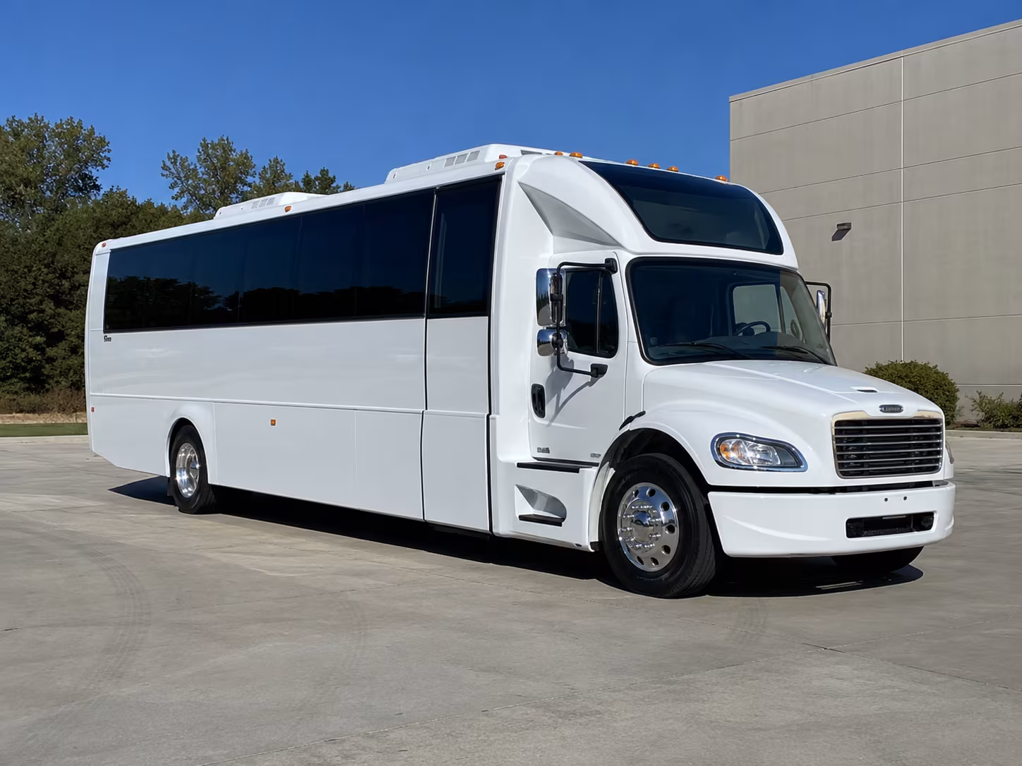 dearborn heights 28 passenger party bus