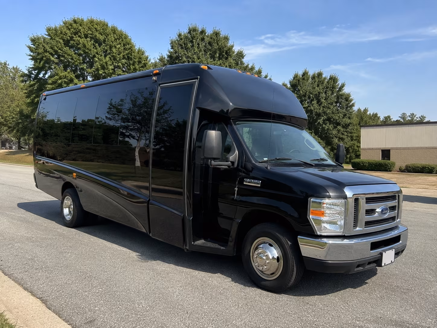 festival weekend shuttle buses to michigan lottery amphitheatre at freedom hill