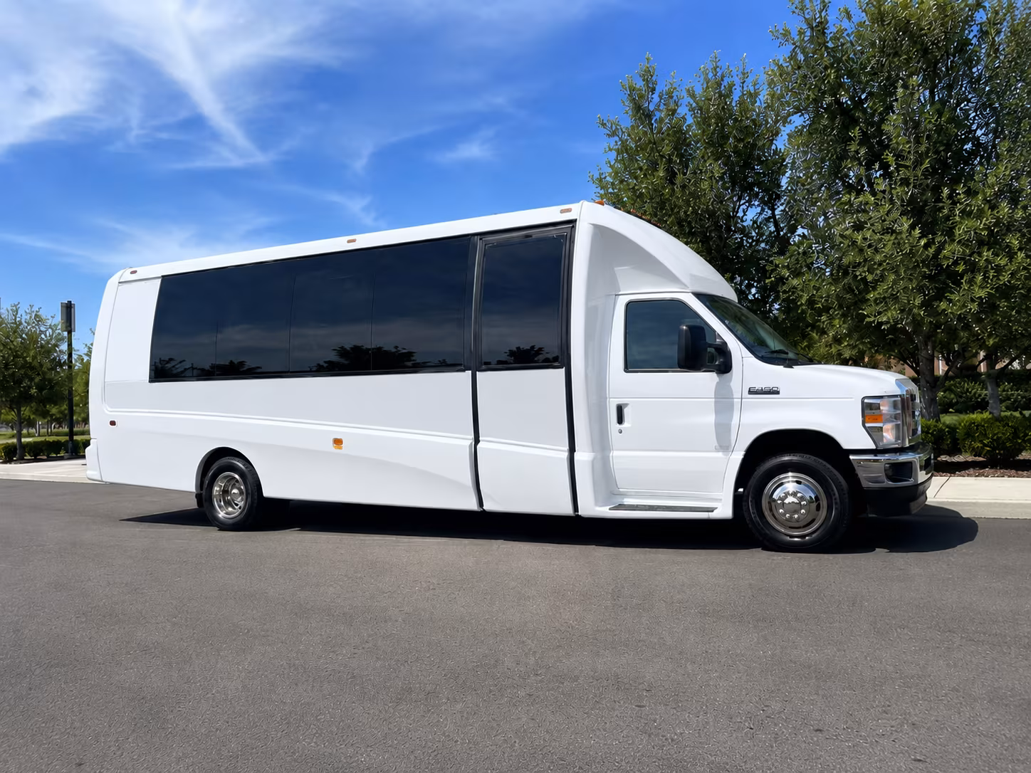 hotel to venue shuttle bus services for dearborn heights corporate groups