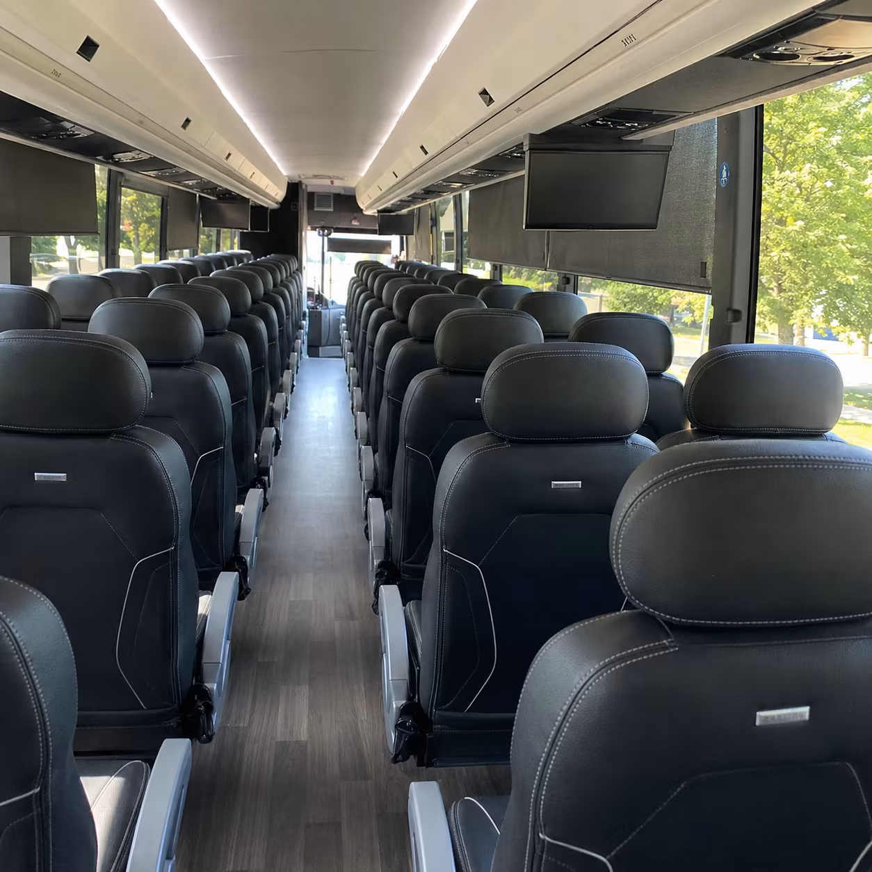 long distance charter bus rentals from dearborn heights to chicago
